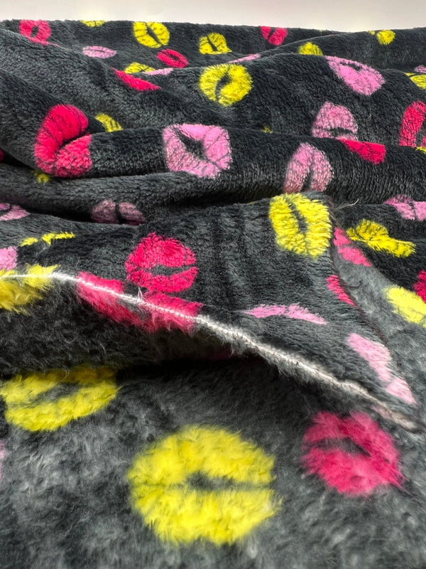 Bubs Lips Cuddle Fleece Fabric Blanket Loungewear