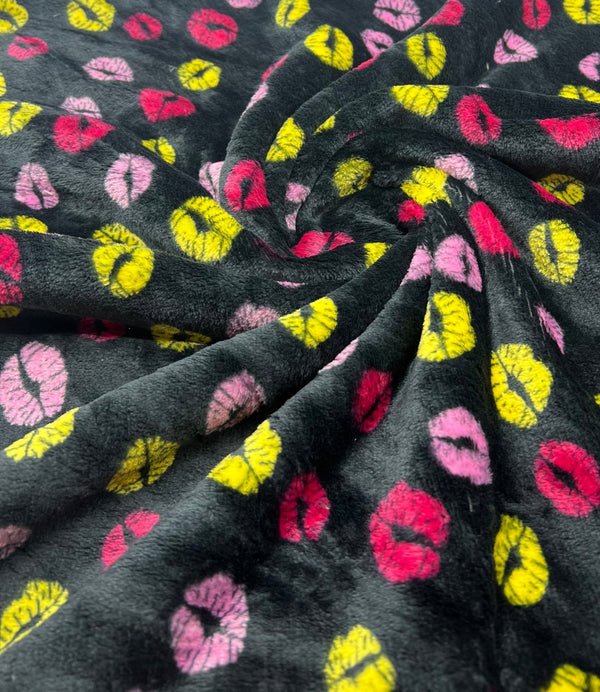 Bubs Lips Cuddle Fleece Fabric Blanket Loungewear